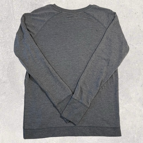DAISY FUENTES soft casual crewneck cross front sweatshirt lightweight knit gray - Picture 2 of 6